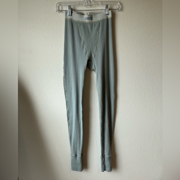 SKIMS ribbed leggings - Picture 3 of 5